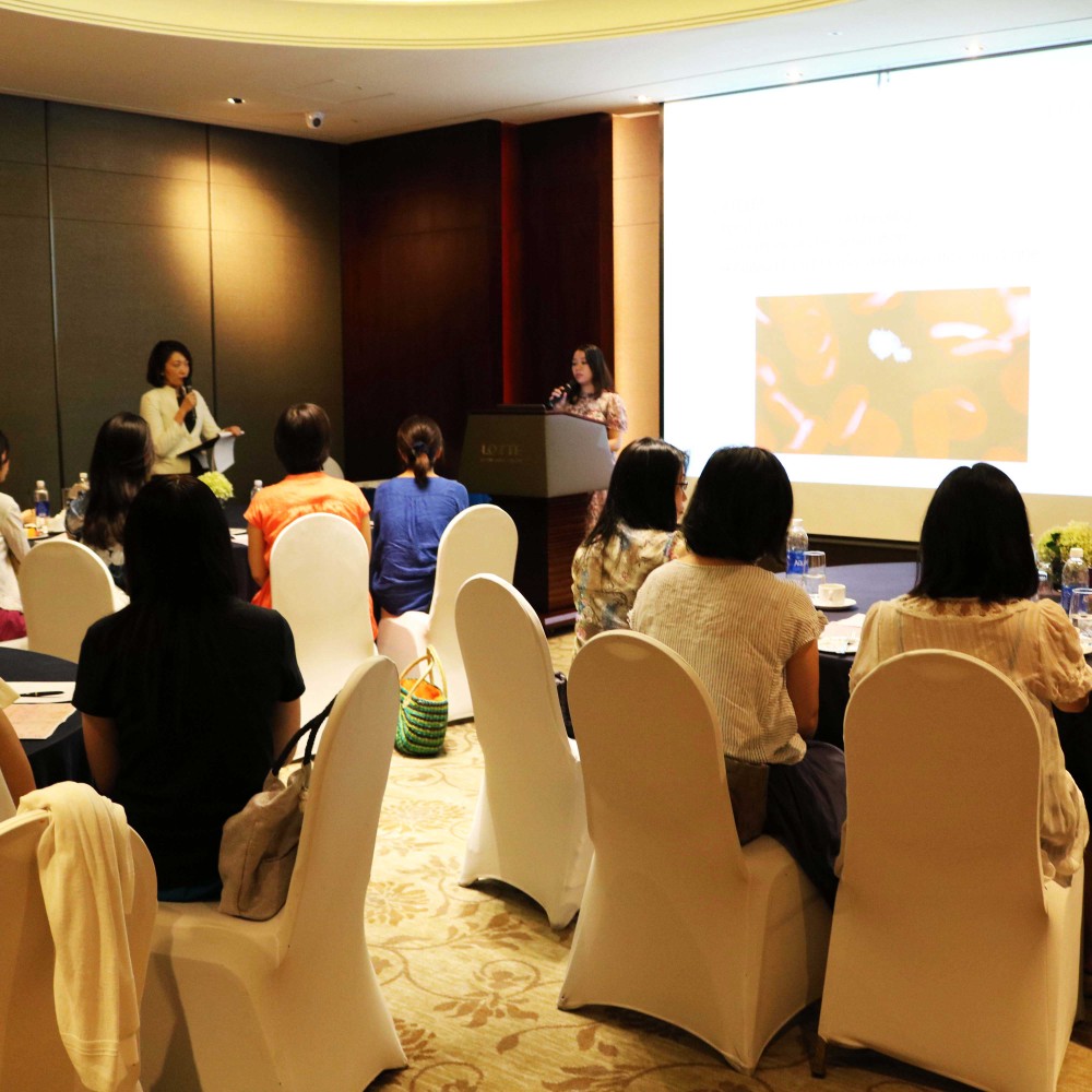 AO DAI LUNCH TALK