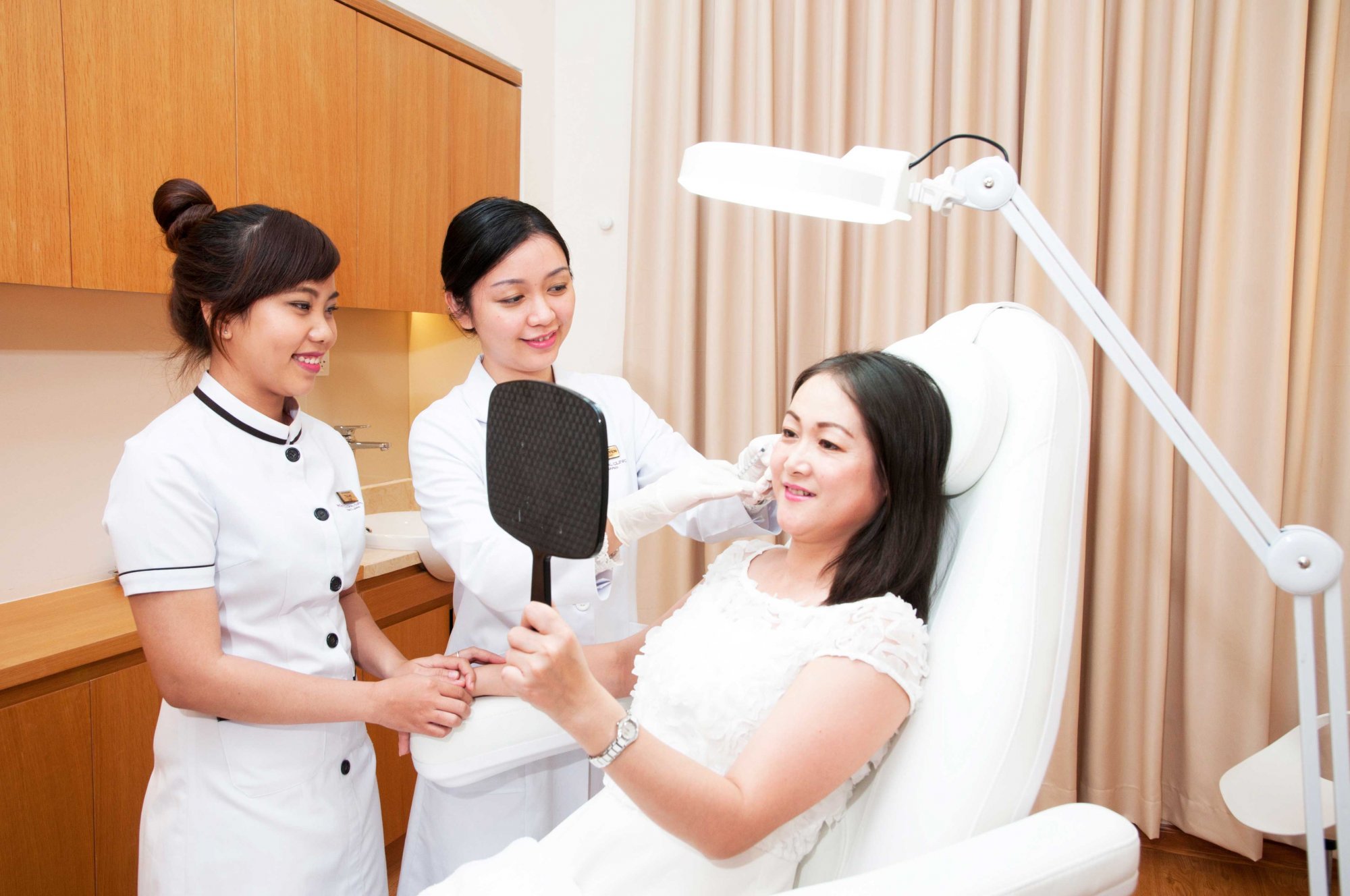 HÌNH ẢNH TIÊM FILLER - TIÊM BABY SKIN