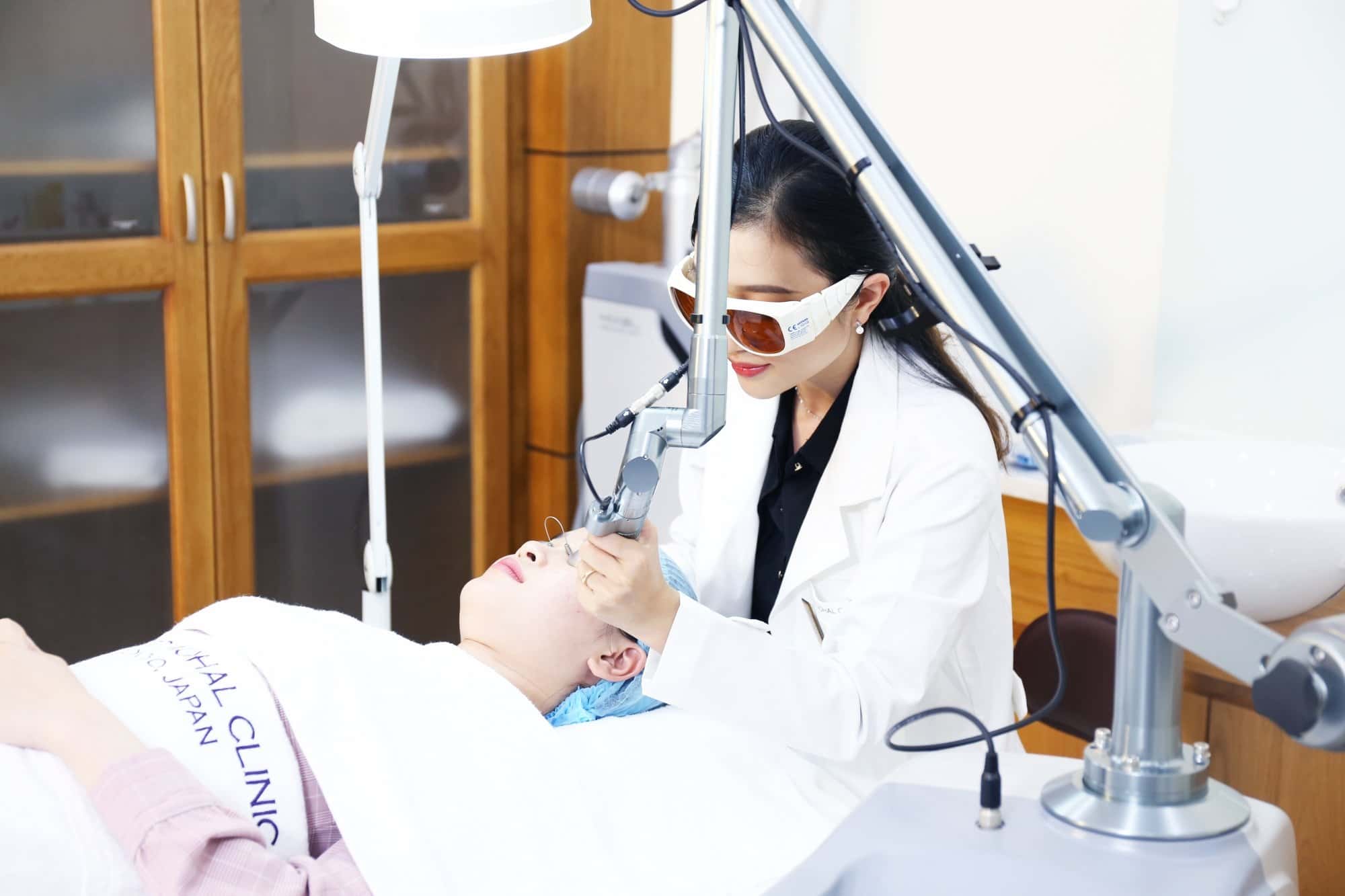 HÌNH ẢNH ĐIỀU TRỊ LASER Q-SWITCHED