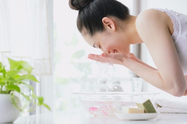 Không nên bỏ qua các bước làm sạch da mỗi ngày