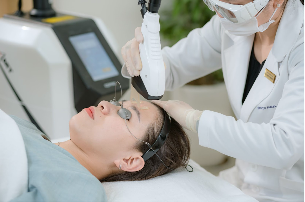ROHTO AOHAL CLINICの専門医によるピコレーザー治療