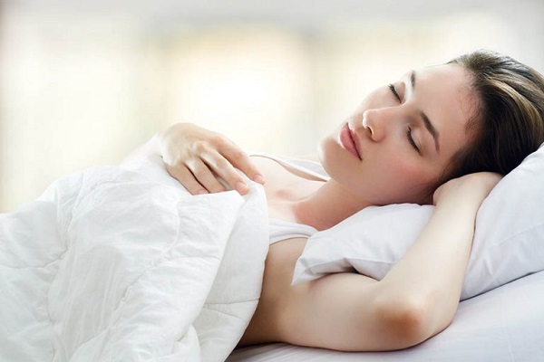 Khắc phục tình trạng mặt già trước tuổi - Ngủ đủ giấc