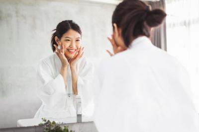 [GÓC GIẢI ĐÁP] LÀM THẾ NÀO ĐỂ HẾT MỤN ẨN?