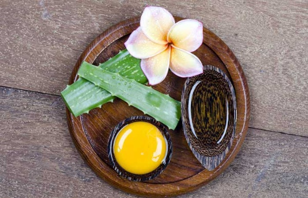 Cách massage giảm nếp nhăn trán với lô hội