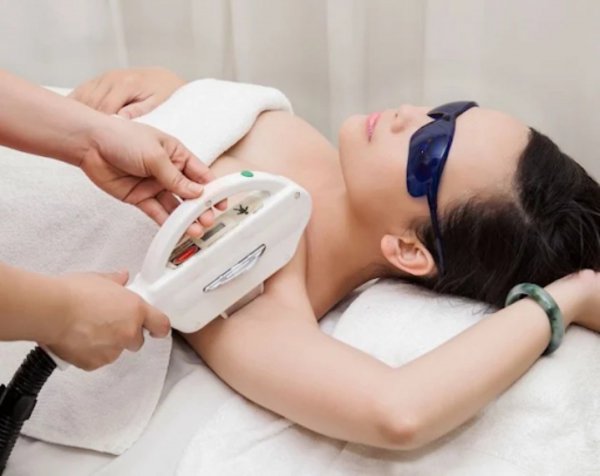  Triệt lông vùng da dưới cánh tay sẽ mang lại cho phái đẹp nhiều lợi ích 