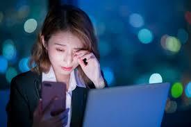 Sạm da do ánh sáng xanh – Hiểm họa vô hình cho làn da thời hiện đại