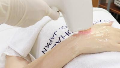 So sánh công nghệ triệt lông Diode Laser và IPL: Nên chọn phương pháp nào?