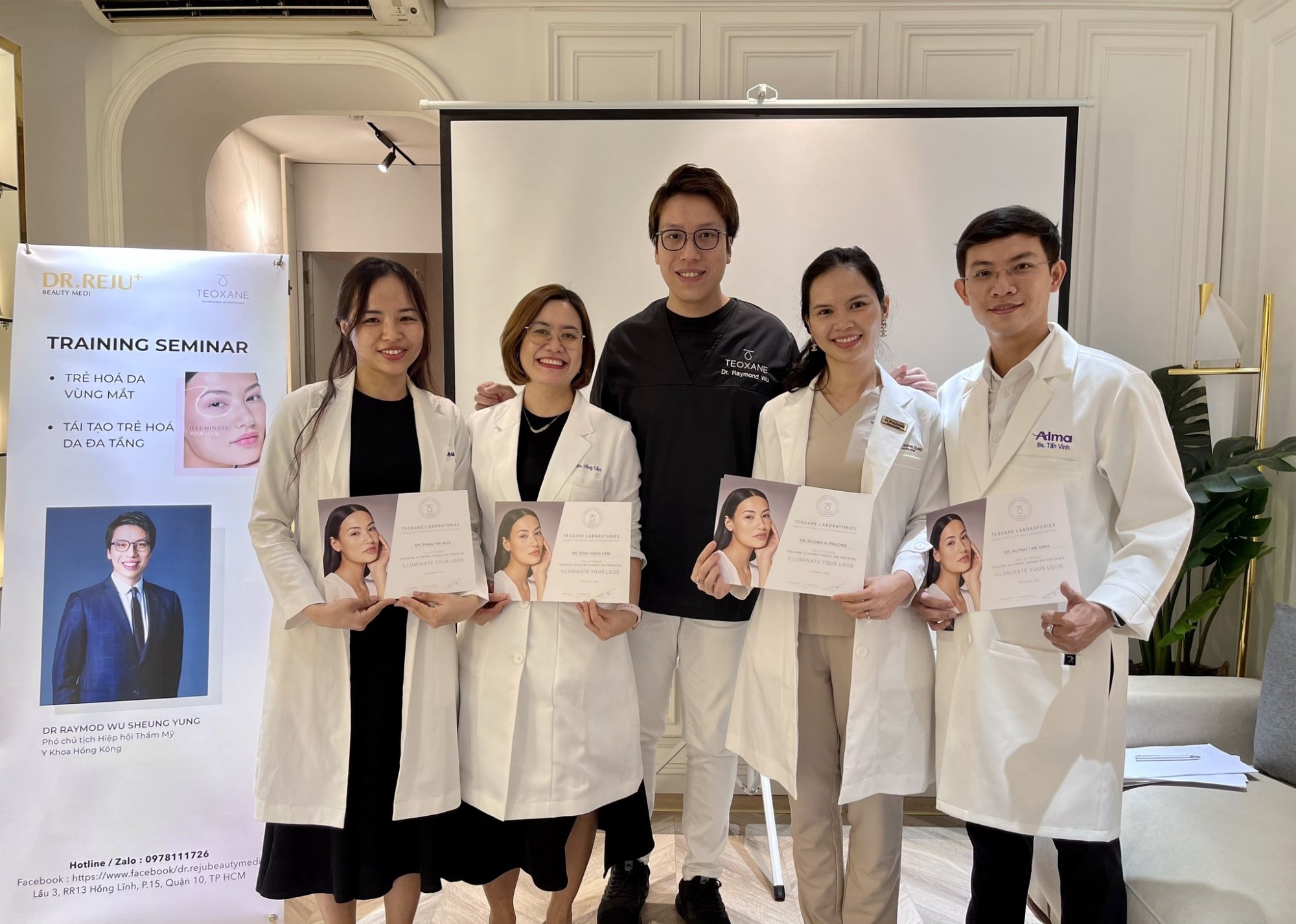 Khóa huấn luyện cập nhật kiến thức tiêm Filler Teoxane mới cùng Phó chủ tịch Hiệp hội Thẩm mỹ Y khoa Hong Kong - Dr. Raymond Wu.