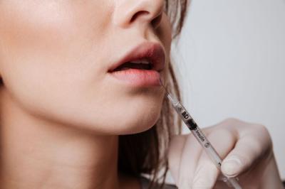TIÊM FILLER MÔI, TIÊM MÔI TRÁI TIM VÀ NHỮNG ĐIỀU CẦN BIẾT TRƯỚC KHI TIÊM FILLER MÔI