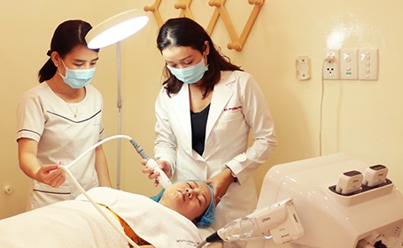 Trẻ hóa da bằng công nghệ HIFU với các loại máy móc, thiết bị hiện đại và bác sĩ giàu kinh nghiệm, chuyên môn cao