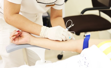 lấy-máu-chiết-tách-prp