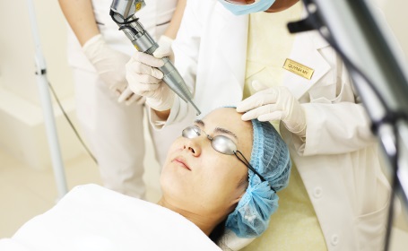 điều-trị-kết-hợp-tùy-tình-trạng-da