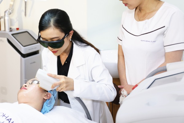 TRỊ MỤN ÁNH SÁNG BBL